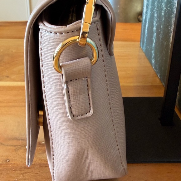 Badgley Mischka Blush Color Bow Crossbody Bag- New with Tags! - Picture 11 of 16